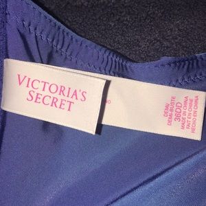 Victoria Secret snap in front bra. 36/DD.